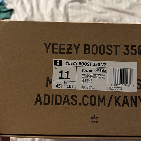 Yeezy boost - Picture 3 of 3